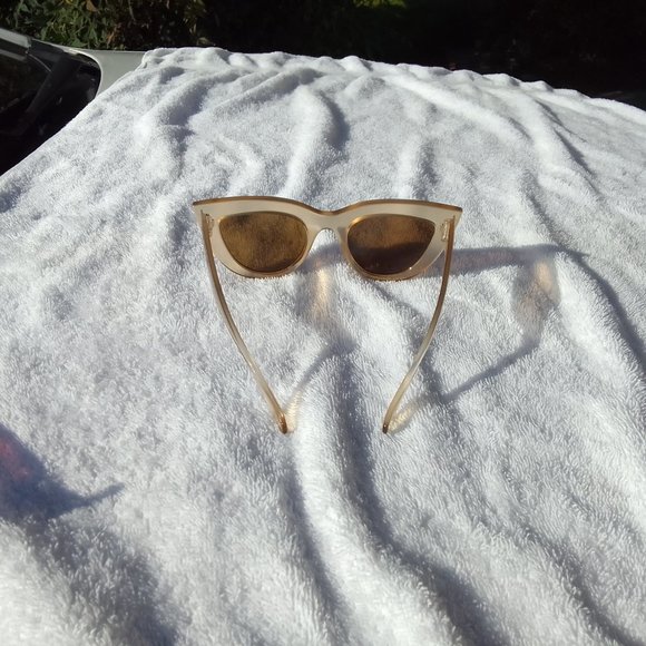 Bundle Jessica Simpson sunglass and 2 gift pairs main image 9